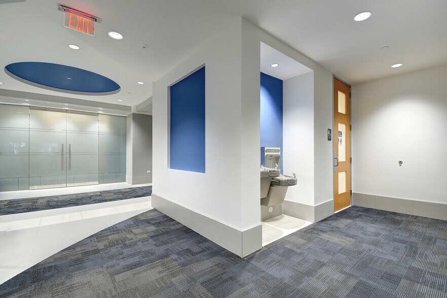 More Photos Of 1450 S Spectrum Blvd, Chandler Medical For Lease