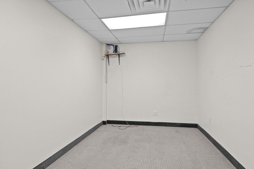 More Photos Of 1410 Hooper Ave, Toms River Office For Lease