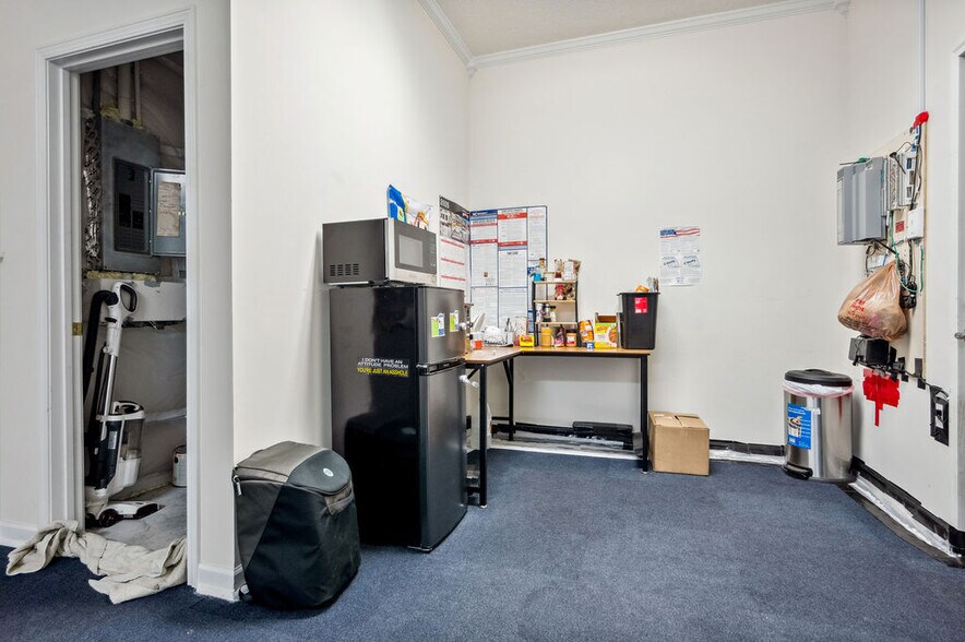 More Photos Of 1212-1216 Gum Branch Rd, Jacksonville General Retail For Sale