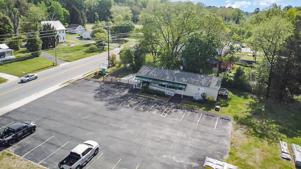 More Photos Of 15220 Kings Hwy, Montross Restaurant For Sale