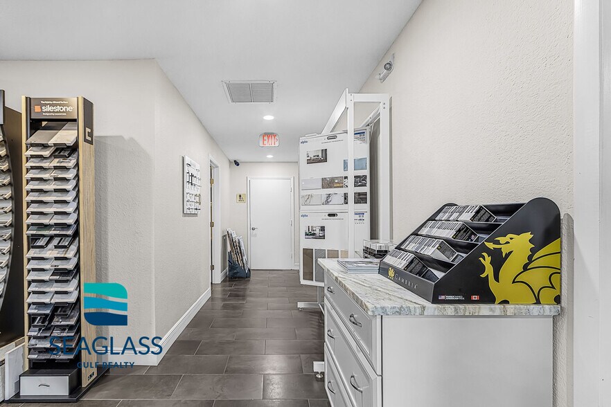 More Photos Of 3890 Veronica S Shoemaker Blvd, Fort Myers Warehouse For Sale