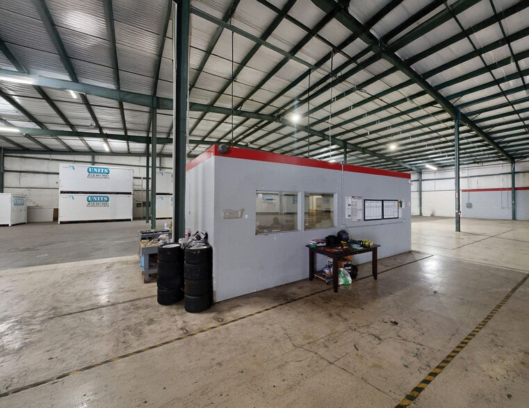 More Photos Of 12450 Automobile Blvd, Clearwater Warehouse For Sale
