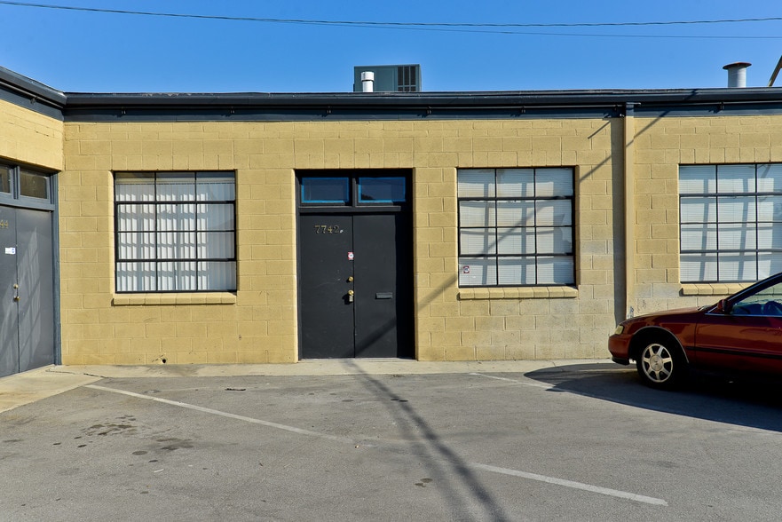 More Photos Of 7742-7750 Clybourn Ave, Sun Valley Warehouse For Lease