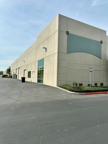 More Photos Of 440 Boulder Ct, Pleasanton Light Manufacturing For Sale