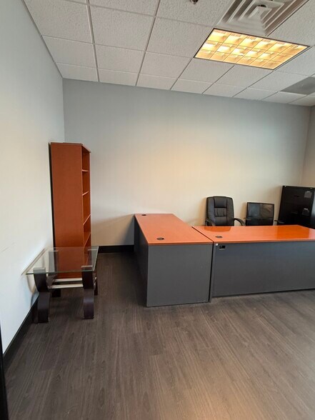More Photos Of 15845 S 46th St, Phoenix Medical For Lease