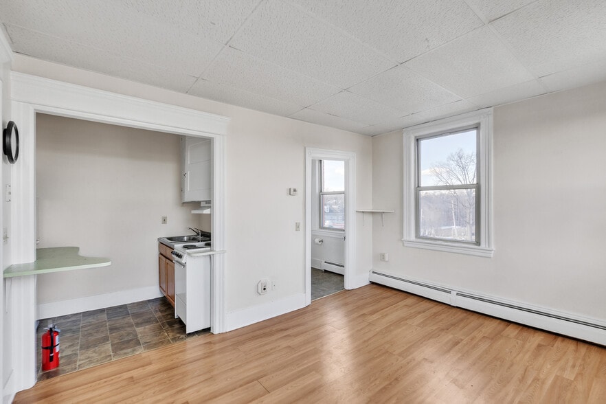 More Photos Of 527 Northampton St, Easton Apartments For Sale