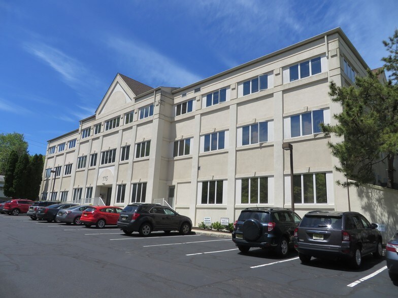 More Photos Of 775 Mountain Blvd, Watchung Office For Lease