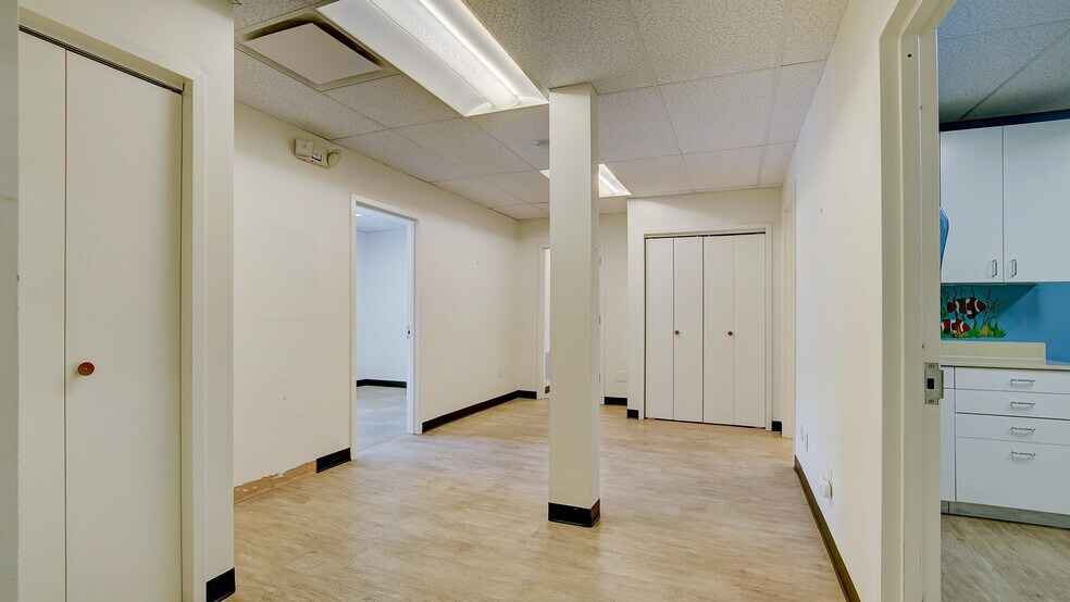 More Photos Of 2 Kings Hwy, Middletown Medical For Lease