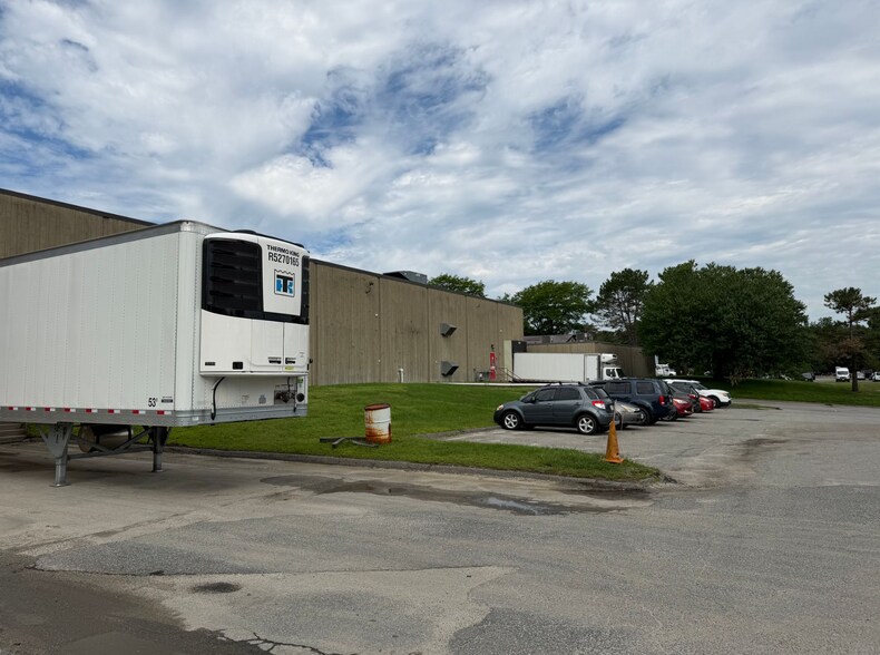 More Photos Of 28 Bowditch Dr, Shrewsbury Manufacturing For Lease