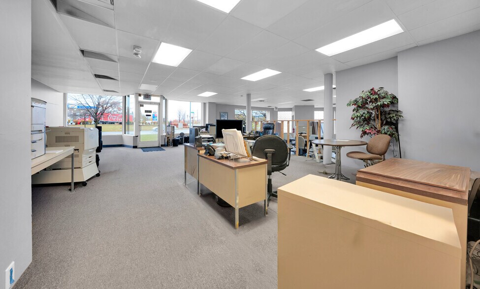 More Photos Of 2250 Pontiac Rd, Auburn Hills Office For Lease