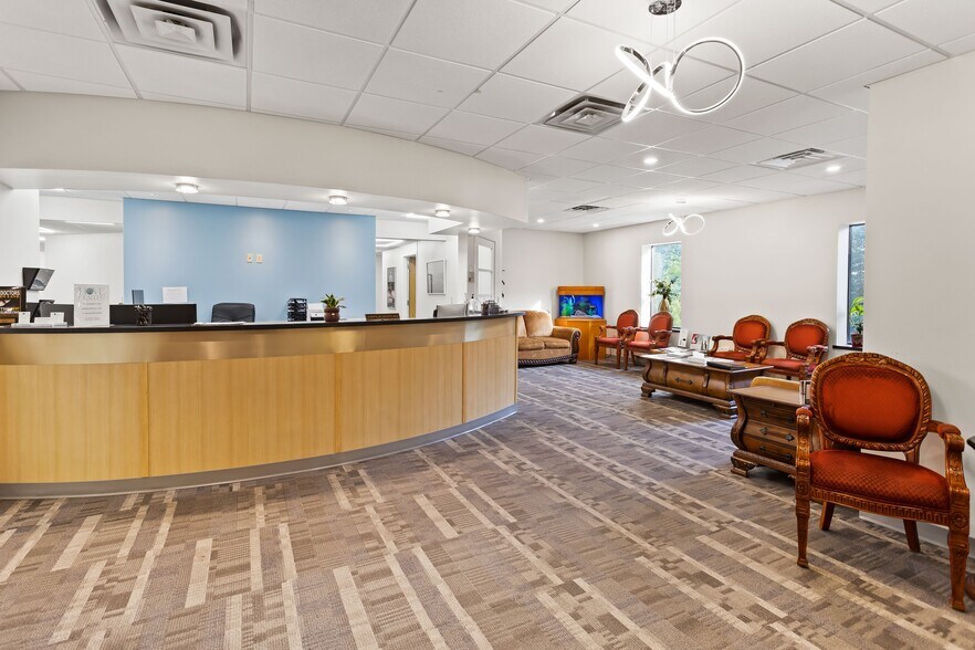 More Photos Of 21 Industrial Blvd, Paoli Medical For Lease