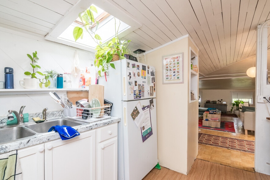 More Photos Of 81 Bridge St, Northampton Multifamily For Sale
