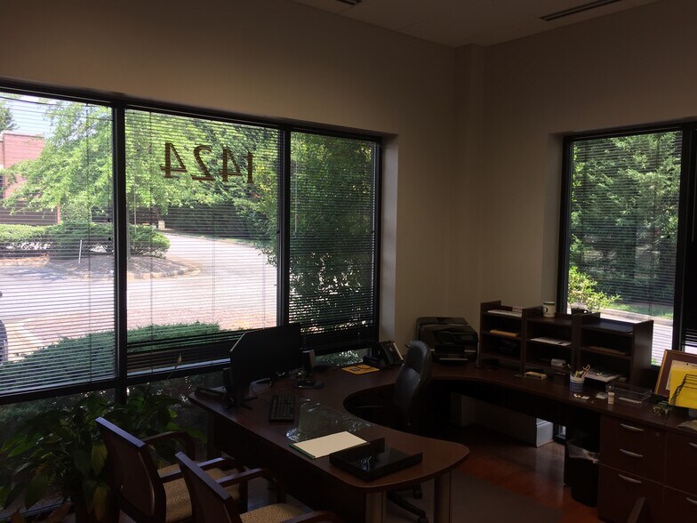 More Photos Of 1424 N Brown Rd, Lawrenceville Office For Sale