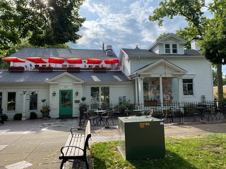 More Photos Of 227 S 3rd St, Geneva Freestanding For Lease