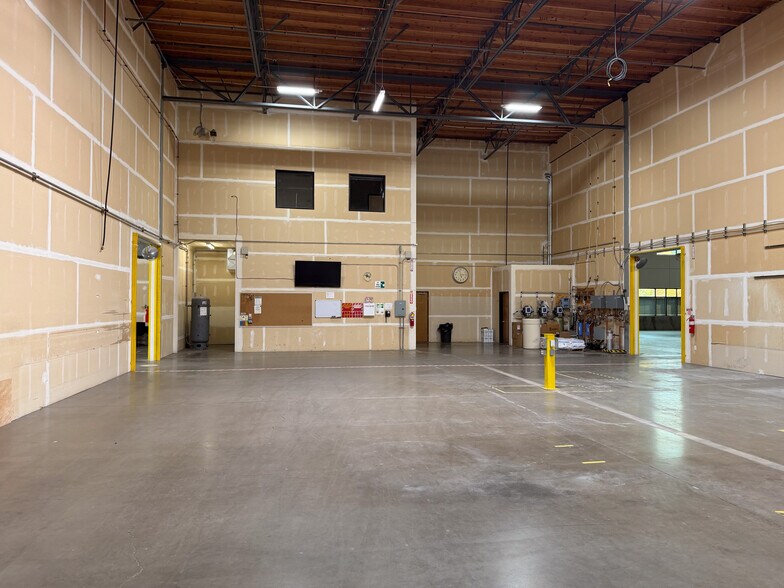 More Photos Of 10870 SW Tualatin Sherwood Rd, Tualatin Warehouse For Sale