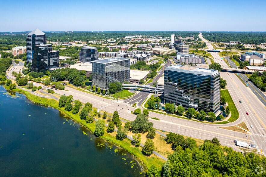 More Photos Of 8400 Normandale Lake Blvd, Bloomington Coworking Space