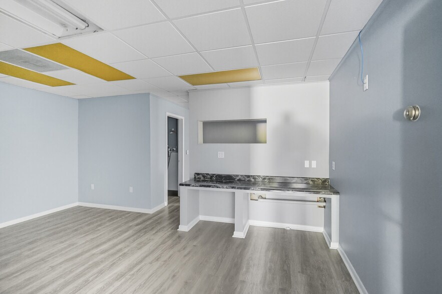 More Photos Of 9309-9319 Cincinnati-Columbus Rd, West Chester Office For Lease