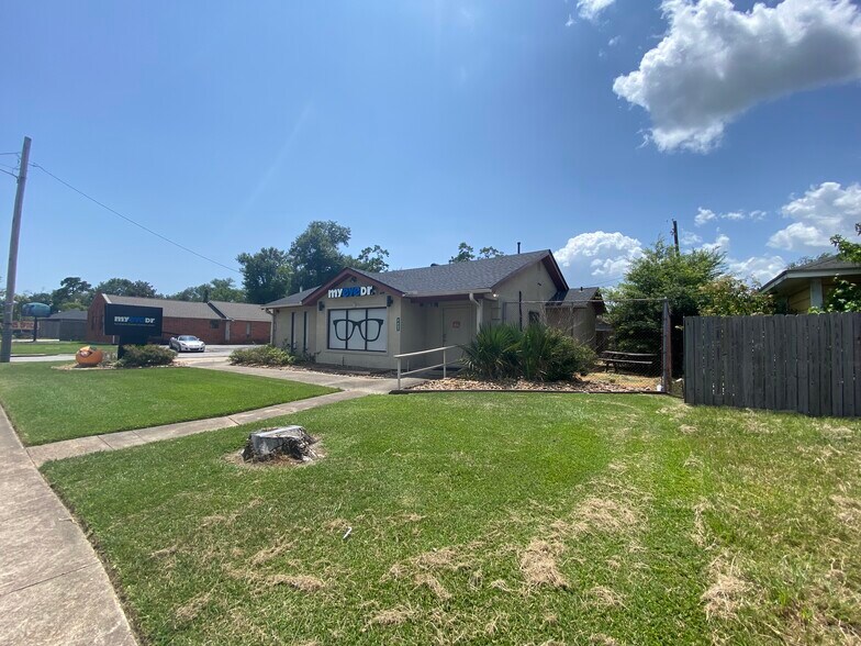 More Photos Of 2401 N 16th St, Orange Land For Sale