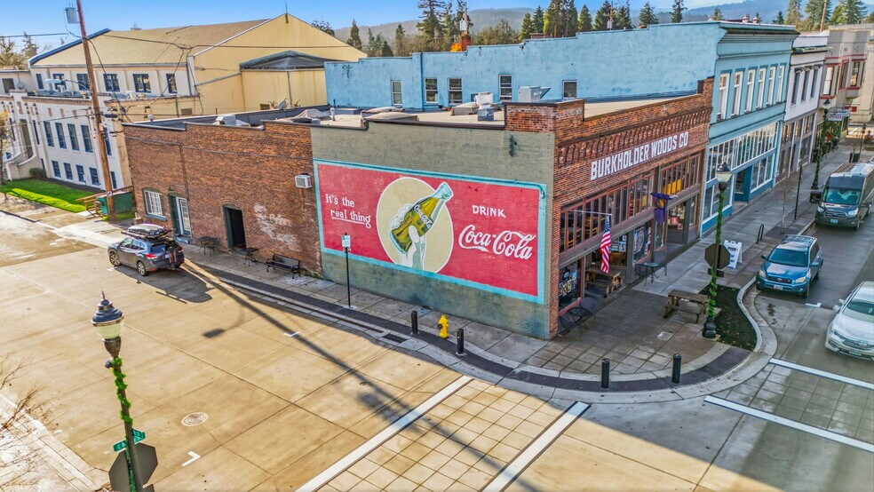 More Photos Of 657 E Main St, Cottage Grove Restaurant For Sale