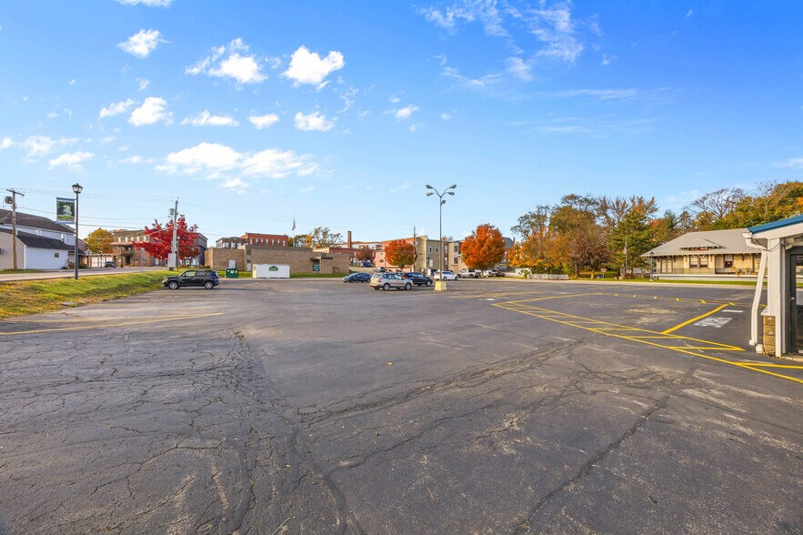 More Photos Of 3 Geddes Street Ext, Holley Supermarket For Sale