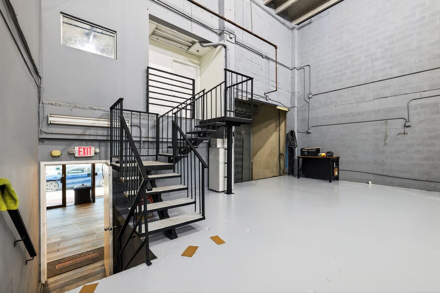 More Photos Of 7080-7088 NW 50th St, Miami Warehouse For Sale