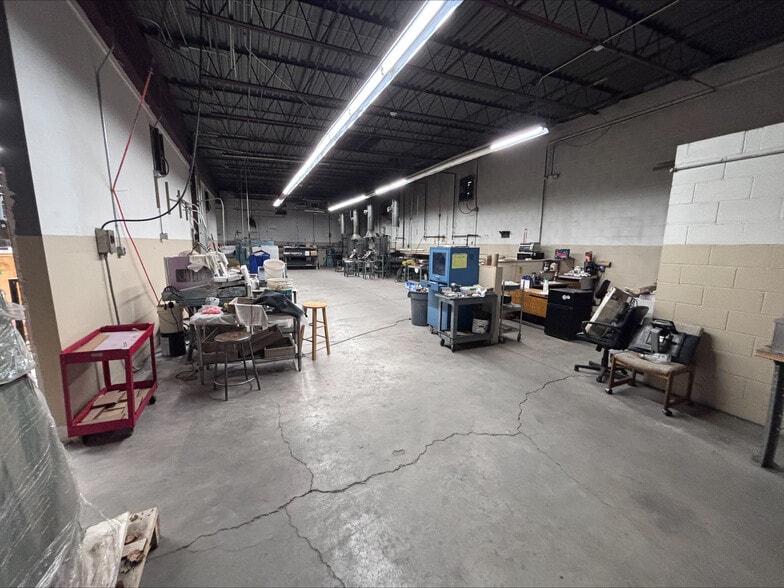 More Photos Of 1335 Emerson St, Rochester Manufacturing For Lease