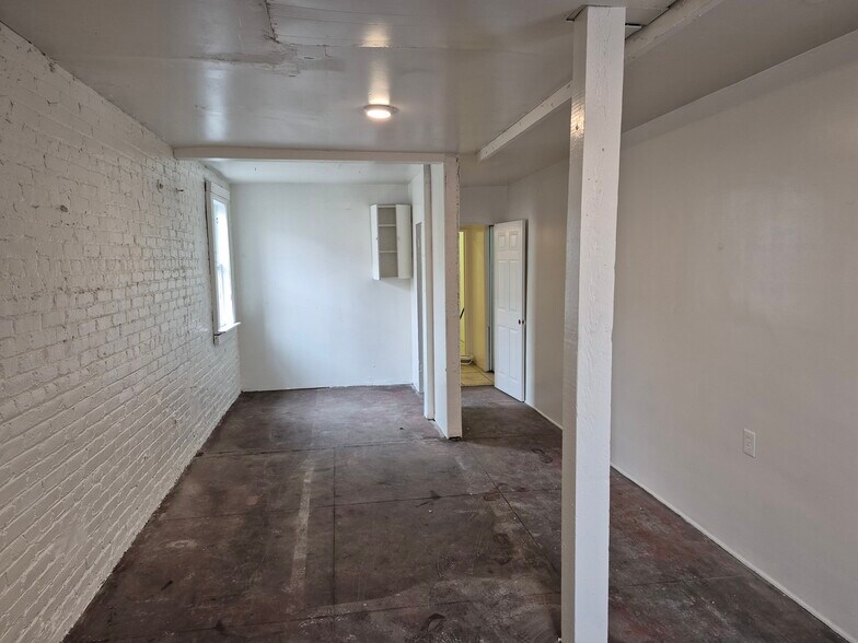 More Photos Of 6080 S Hoover St, Los Angeles Unknown For Lease