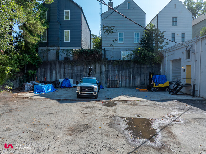 More Photos Of 729-743 Lambert Dr NE, Atlanta Light Distribution For Sale