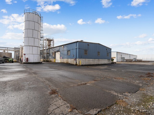 More Photos Of 405 Hoosier, Stanfield Food Processing For Lease