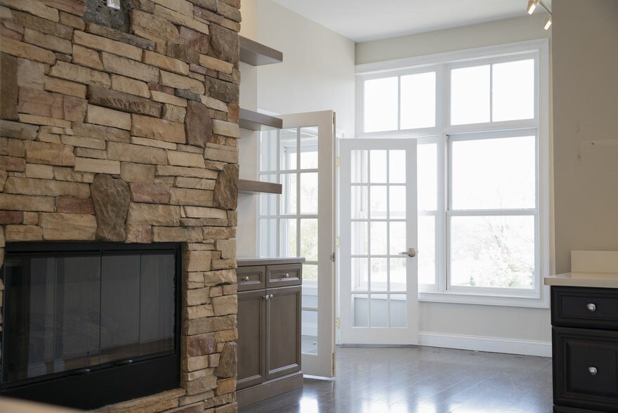 More Photos Of 3750 Express Dr S, Islandia Office For Lease