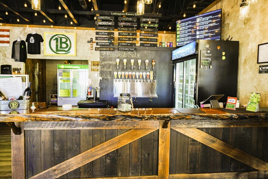 More Photos Of 192 Main St, Winston Bar For Sale