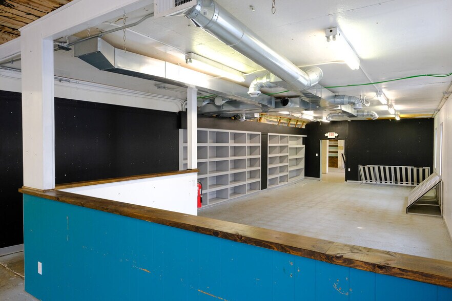 More Photos Of 408 W Main St, Benton Harbor Freestanding For Lease