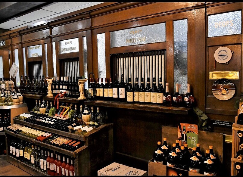 More Photos Of 113 Lockport St, Youngstown General Retail For Sale