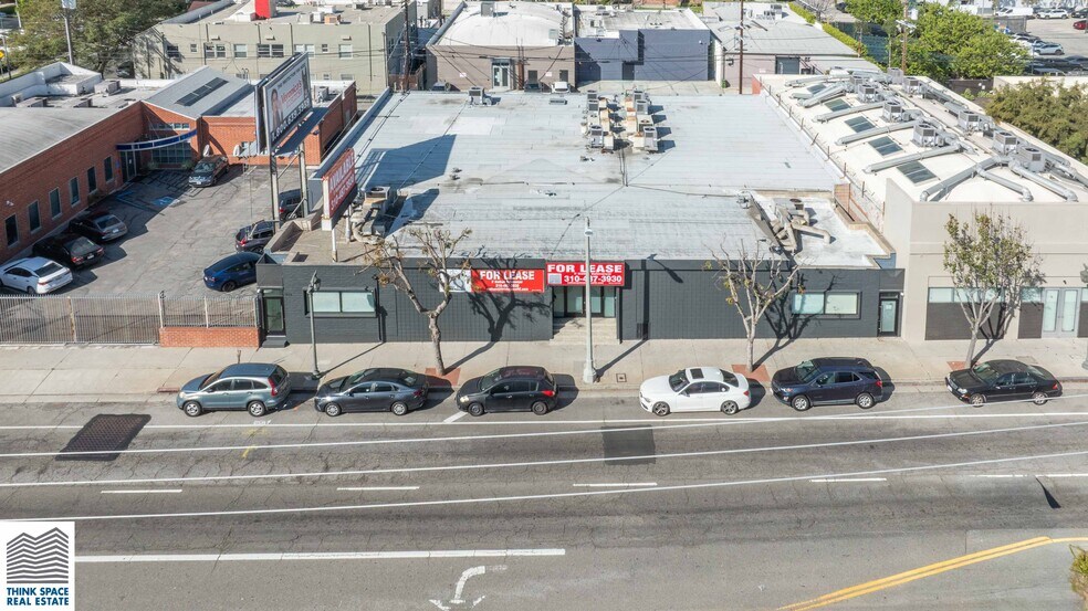 More Photos Of 913-915 N Highland Ave, Los Angeles Showroom For Sale