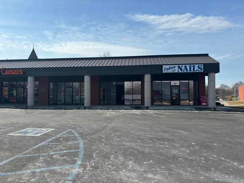 More Photos Of 210 S Jefferson St, Huntington Unknown For Lease