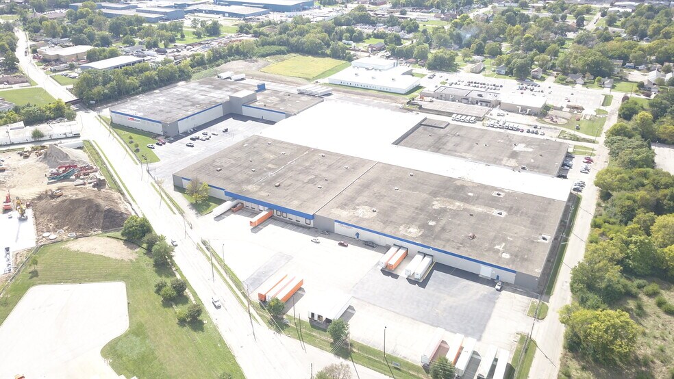 More Photos Of 2222 Hillside Ave, Indianapolis Warehouse For Lease