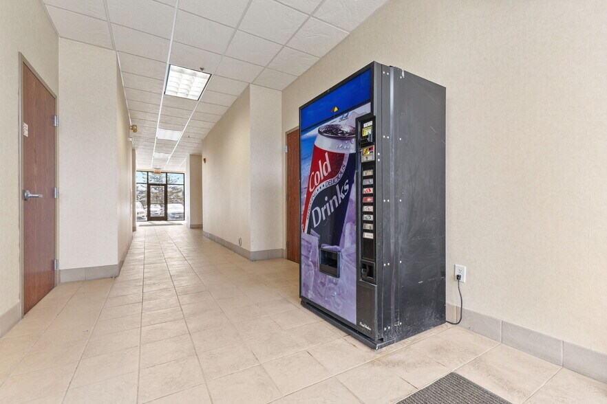 More Photos Of 300 Coon Rapids Blvd NW, Coon Rapids Office Residential For Lease