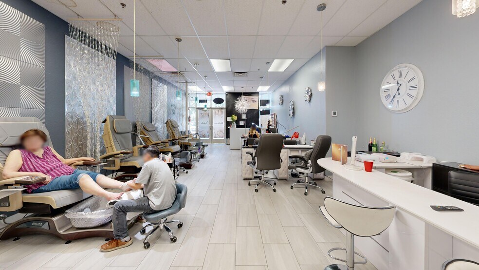 More Photos Of 865 Colusa Ave, Yuba City Department Store For Sale