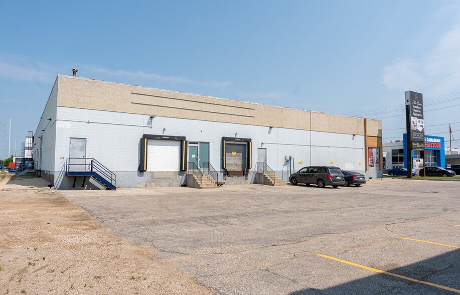 More Photos Of 1170 St James St, Winnipeg Storefront Retail Office For Lease