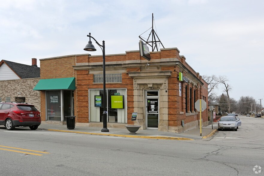 Primary Photo Of 3452 Ridge Rd, Lansing Office For Sale