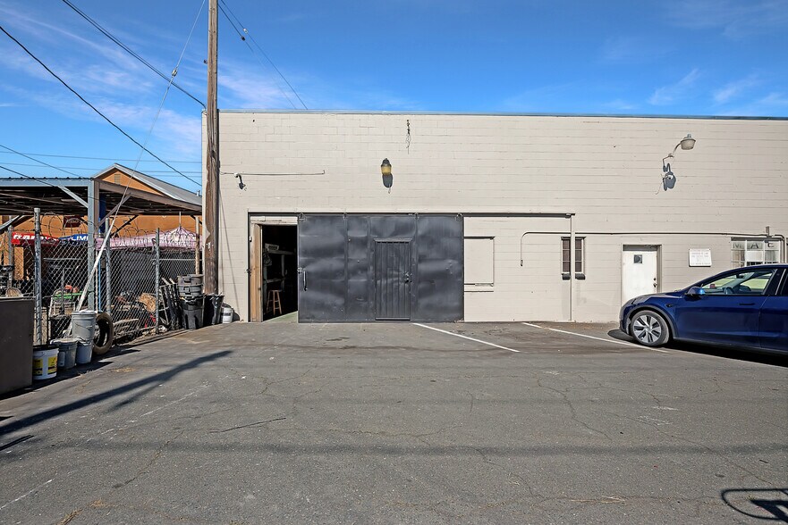 More Photos Of 200 N Cherokee Ln, Lodi Storefront For Sale