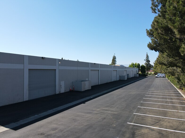 More Photos Of 2630 Lavery Ct, Newbury Park Warehouse For Lease