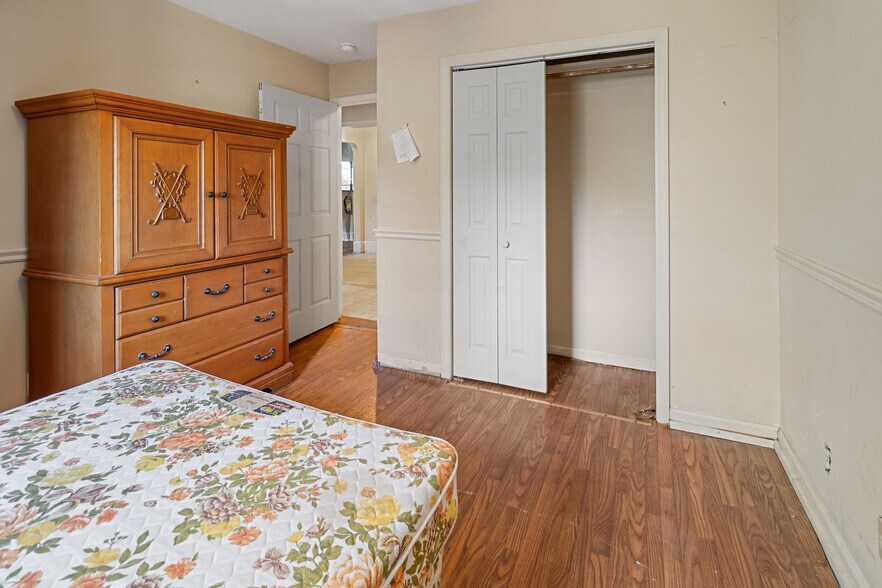 More Photos Of 960 Curry Pl, Macon-Bibb Healthcare For Sale