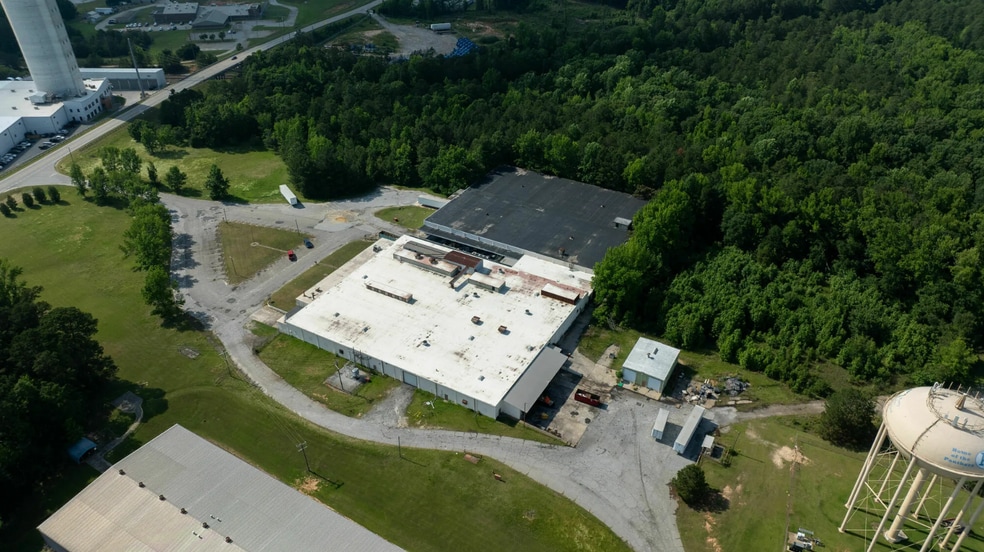 More Photos Of 584 Highway 28 S, Abbeville Warehouse For Lease