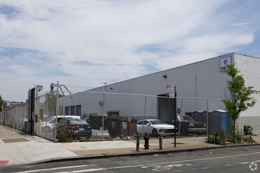 Primary Photo Of 1970 Pitkin Ave, Brooklyn Warehouse For Lease