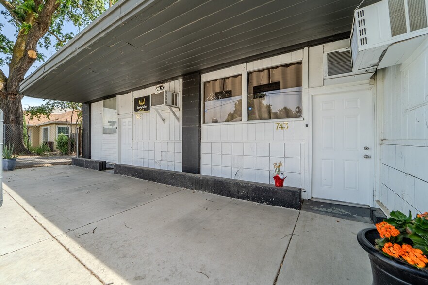More Photos Of 741-745 Cooper Ave, Yuba City Office For Lease