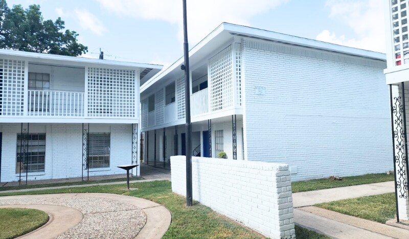 More Photos Of 4742 Yale St, Houston Apartments For Sale