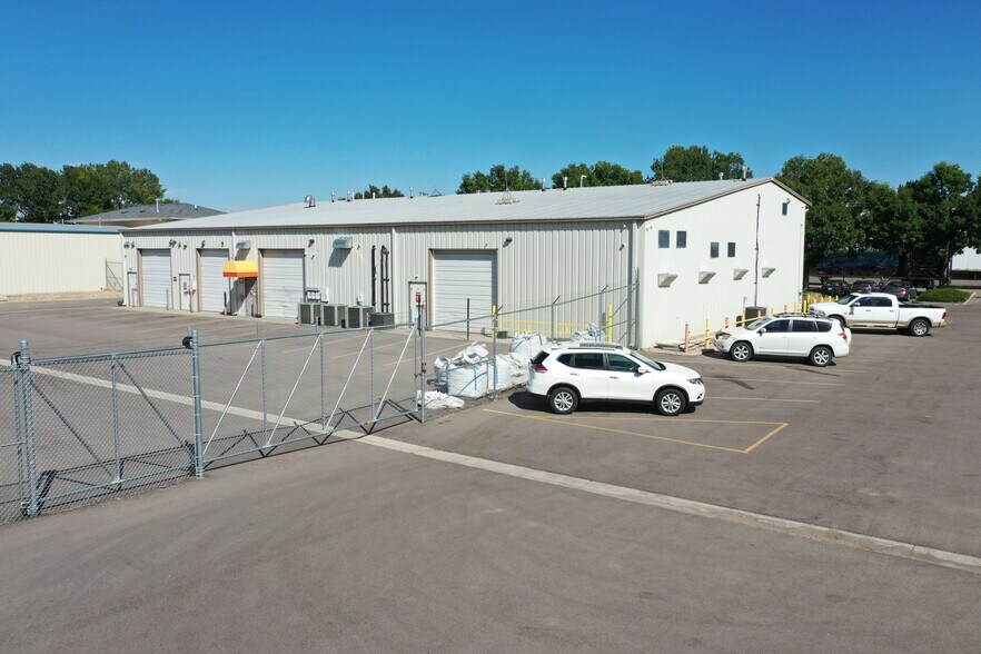 More Photos Of 813 Smithfield Dr, Fort Collins Warehouse For Sale