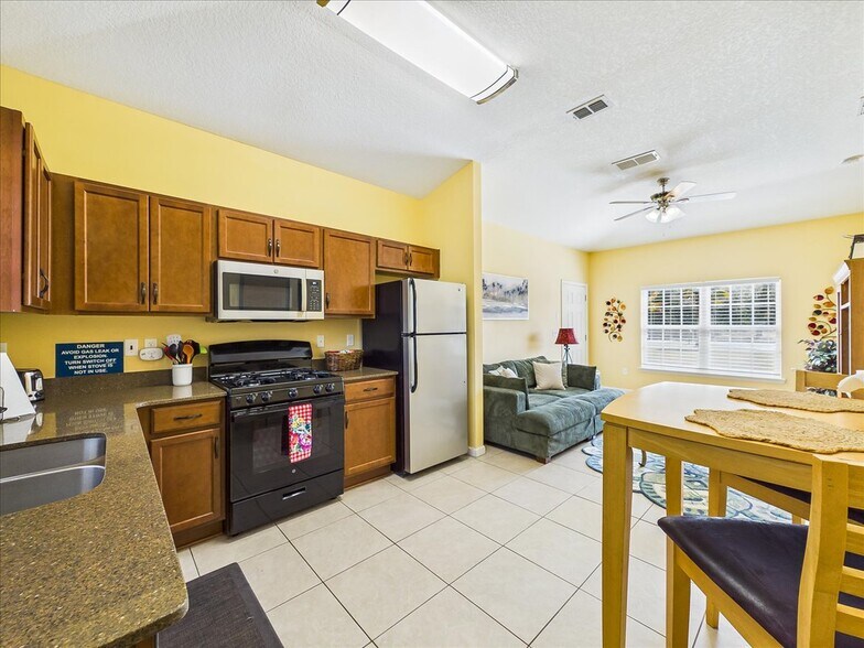 More Photos Of 100 Pilothouse Ct, Palatka Multifamily For Sale
