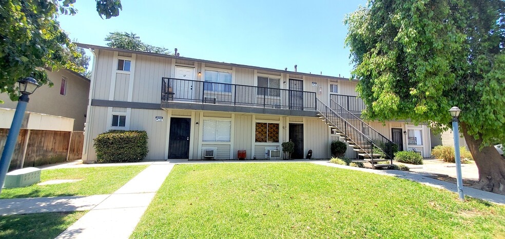 More Photos Of 330 Roberts Ln, Bakersfield Apartments For Sale